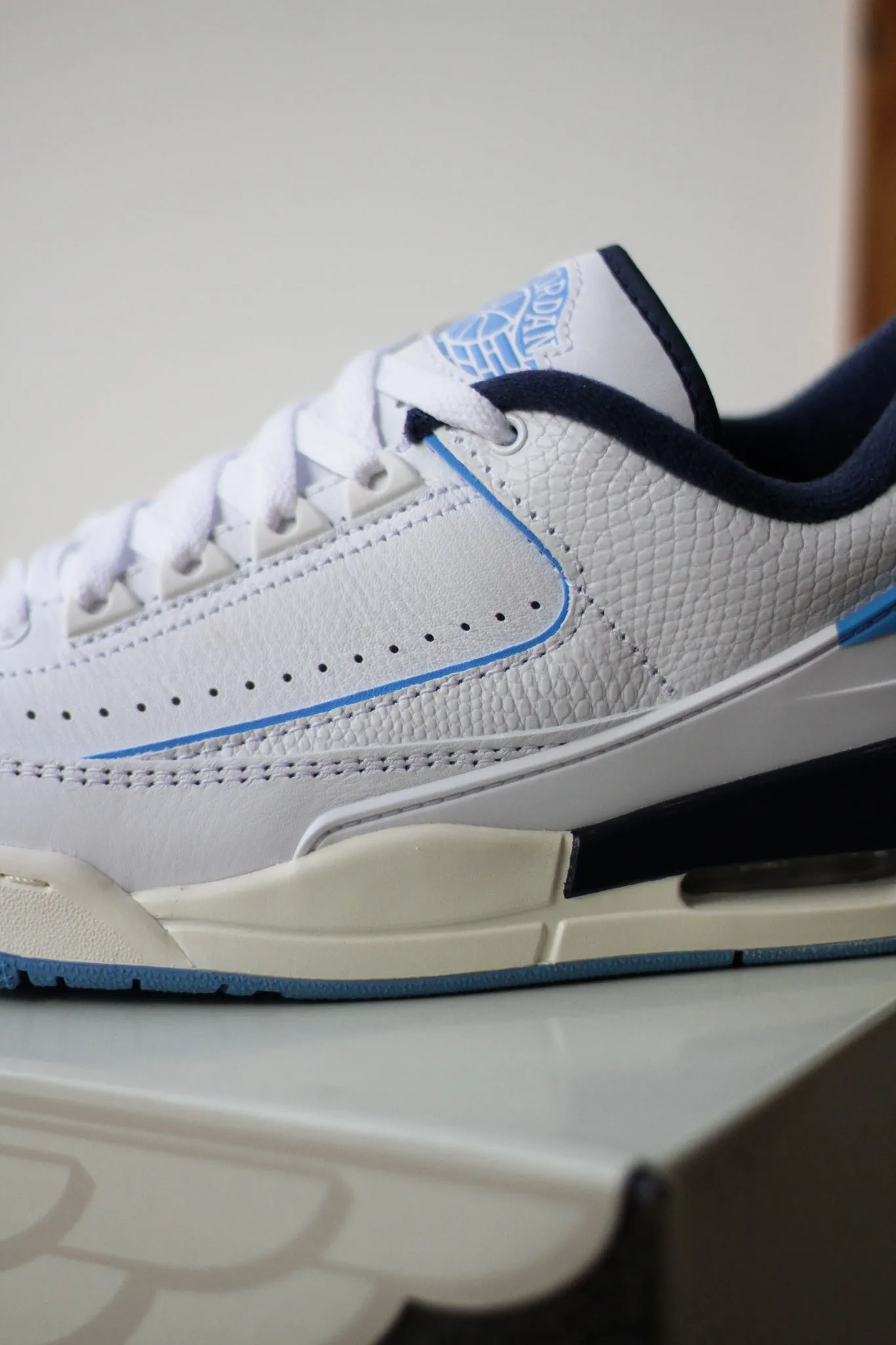 JORDAN 2/3 "UNIVERSITY BLUE"