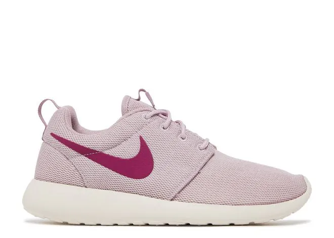 Nike Women Roshe One 844994 501